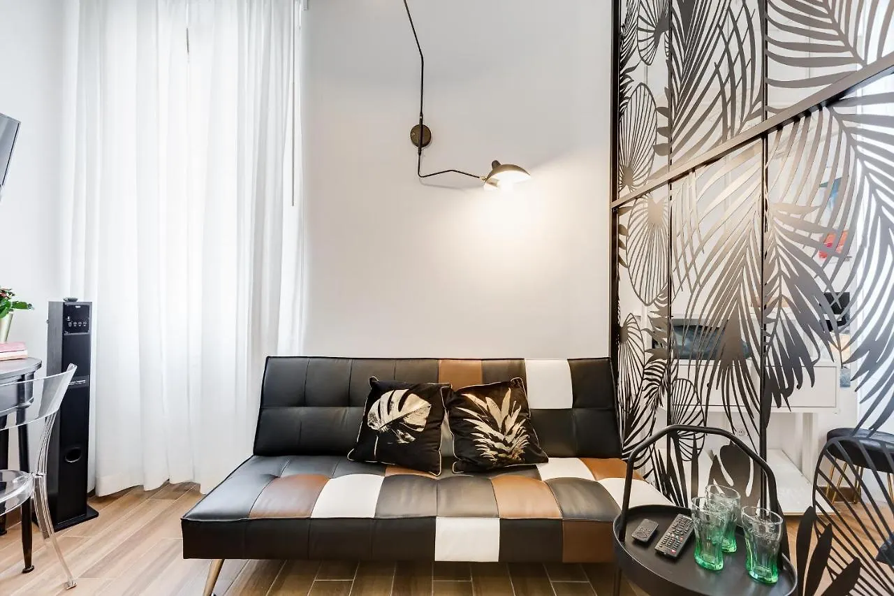 Apartment Lovely Loft In The Center Of Rome. Fabrizia Italy